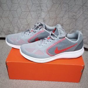 Nike- Revolution 3- Size 8.5 -New